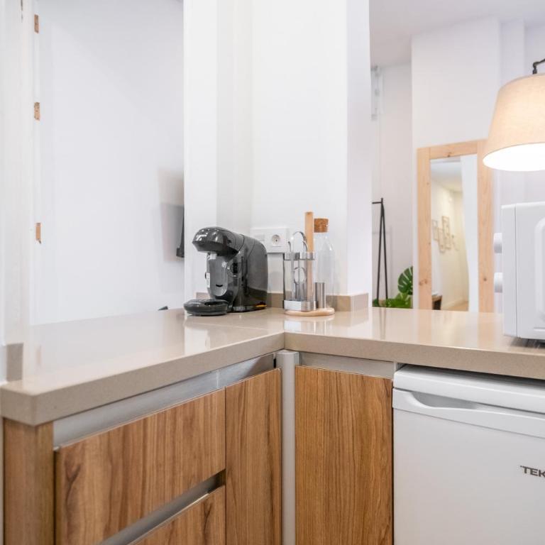 Apartamentos Luna Suites Palacio Dorita - Studio - 4