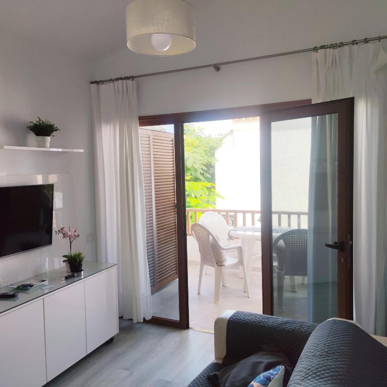 Apartment Balandros with balcony - Apartamento con balcón - 4