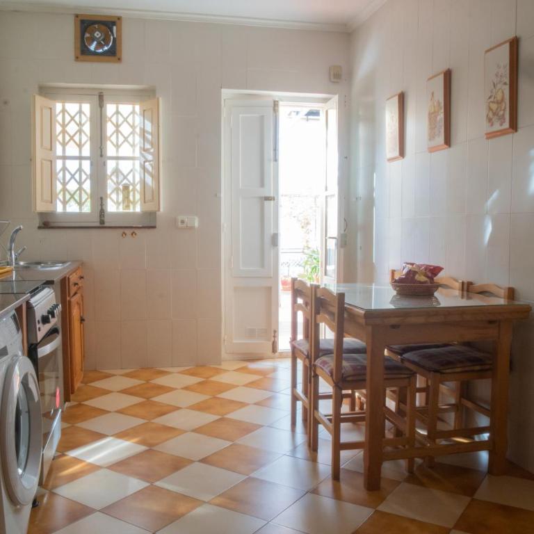Gran apartamento en el centro Villajoyosa - Vistas al mar, 5 dormitorios y enorme terraza - Apartment - 5
