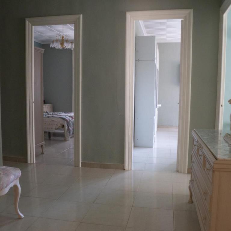 Gran apartamento en el centro Villajoyosa - Vistas al mar, 5 dormitorios y enorme terraza - Apartment - 17
