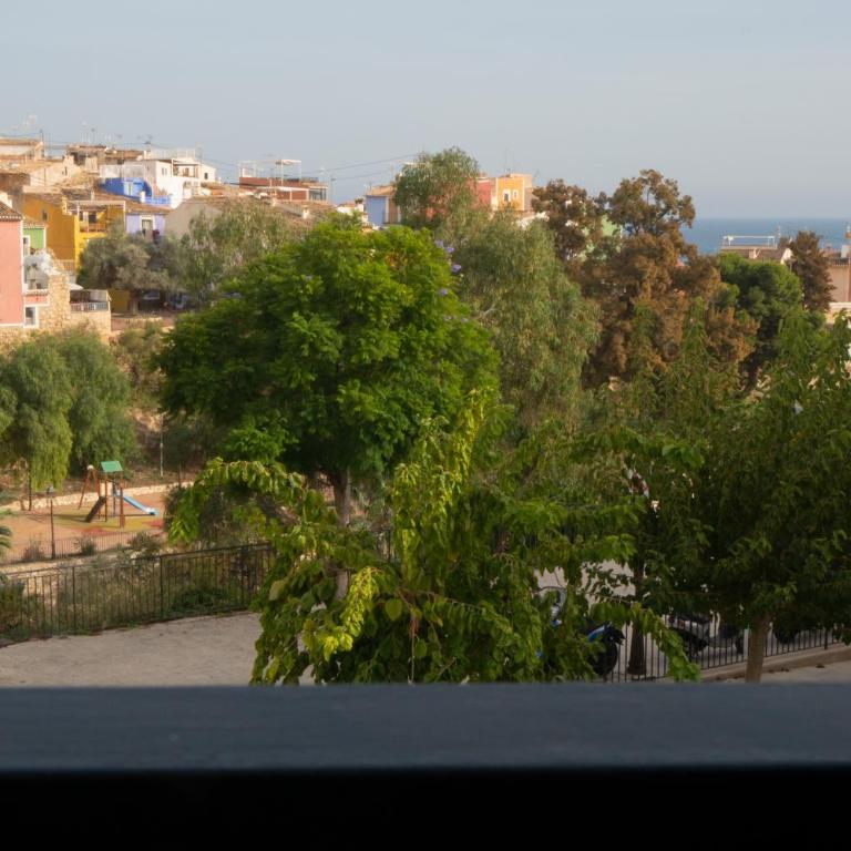 Gran apartamento en el centro Villajoyosa - Vistas al mar, 5 dormitorios y enorme terraza - Apartment - 24