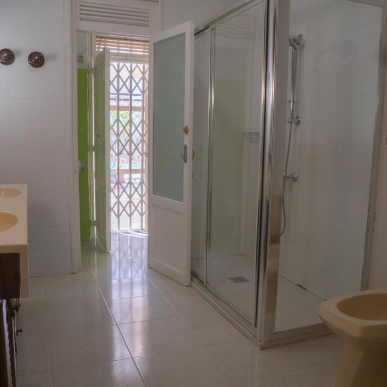 Gran apartamento en el centro Villajoyosa - Vistas al mar, 5 dormitorios y enorme terraza - Apartment - 26