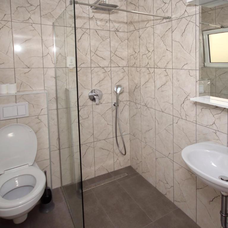 NACIONAL - Porodični Apartman Tipa "Suite" sa Balkonom - 1