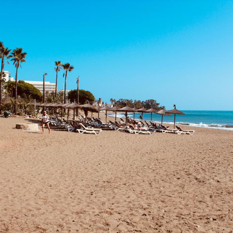 Apartment in El Presidente Beach Side New Golden Mile - Apartamento con vistas a la piscina - 51