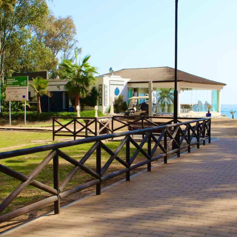 Apartment in El Presidente Beach Side New Golden Mile - Apartamento con vistas a la piscina - 48