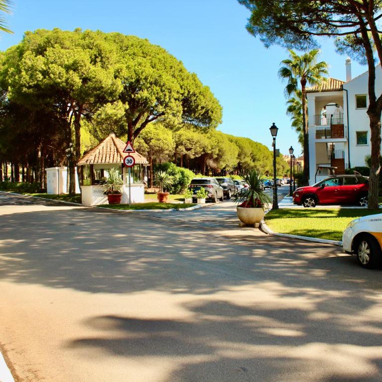 Apartment in El Presidente Beach Side New Golden Mile - Apartamento con vistas a la piscina - 31