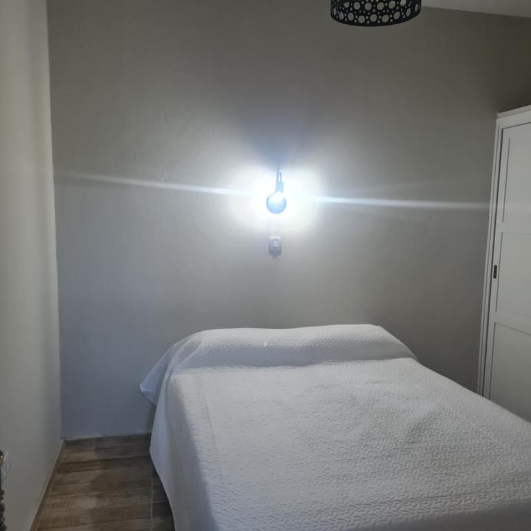 Hotel Anmara - Habitación Doble con baño privado - 2