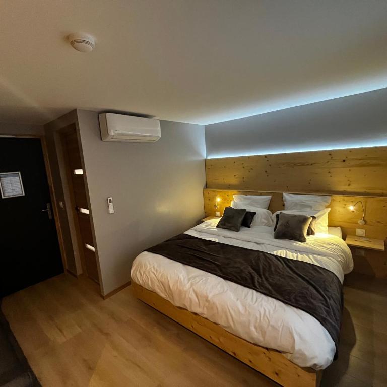 9WAGRAM Hotel Boutique - Chambre Lit King-Size D'Arros - 1