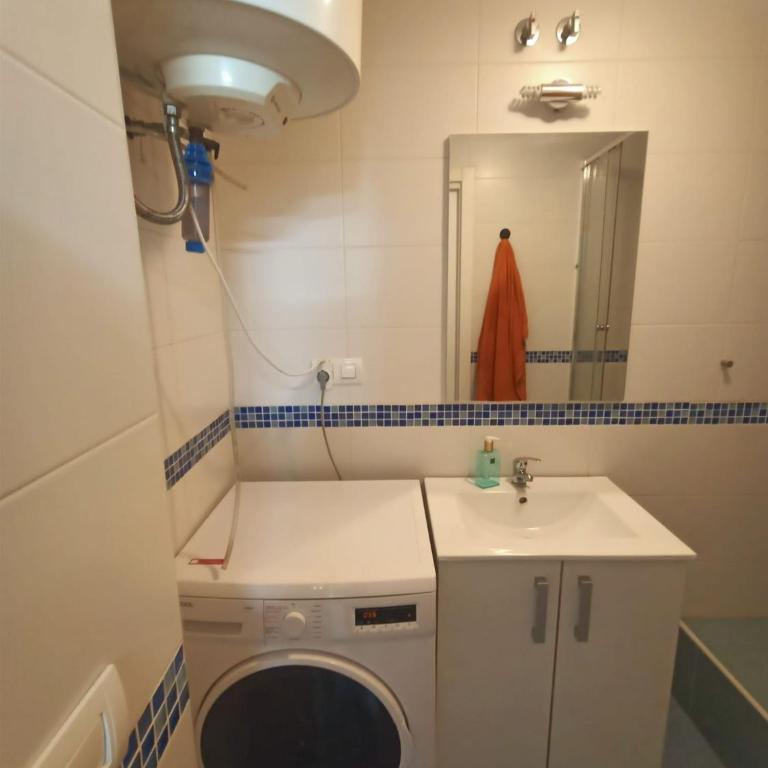Estudio frente a Estación María Zambrano - Apartamento de 1 dormitorio - 11