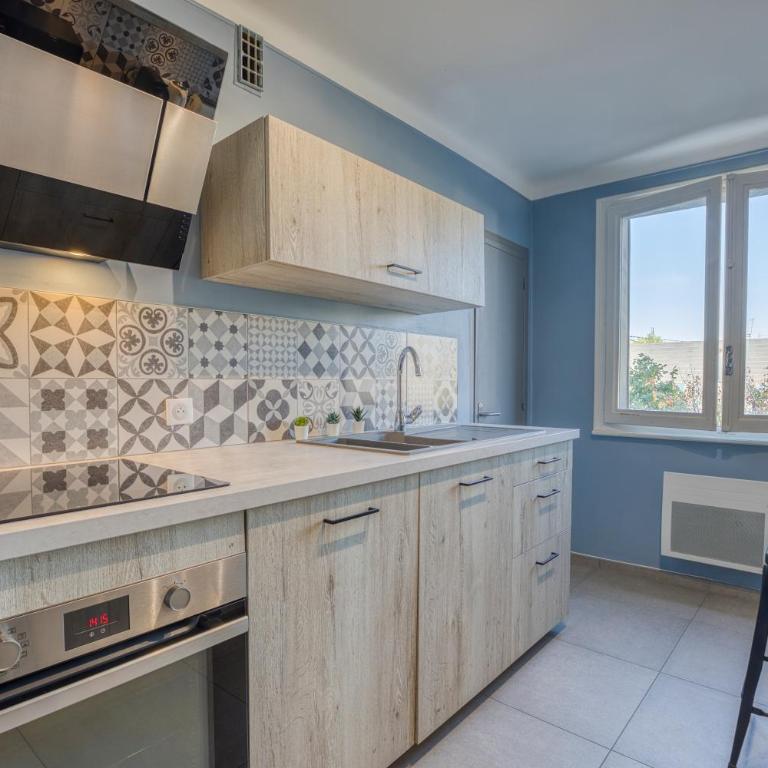 Le Boheme - MyCosyApart, Netflix - Two-Bedroom Apartment - 8