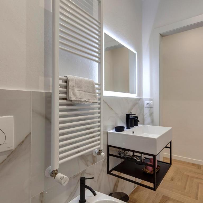 Guya Apartment by Mamo Florence - Appartamento con 2 Camere da Letto - 19