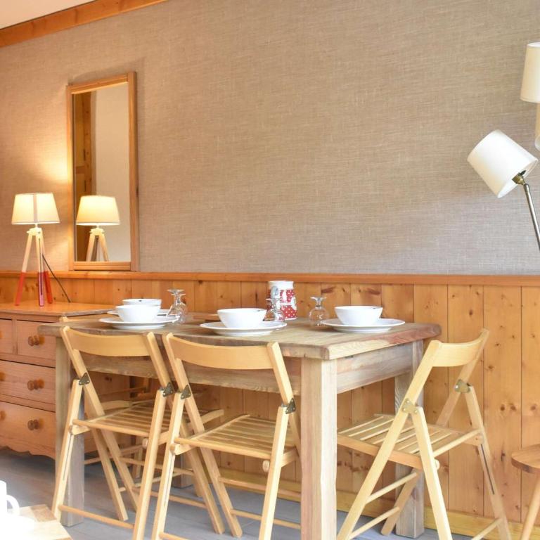 Studio skis aux pieds à Méribel – Centre, commerces à 100m, piscine estivale, ascenseur, casier à skis - Appartement 1 Chambre - 23