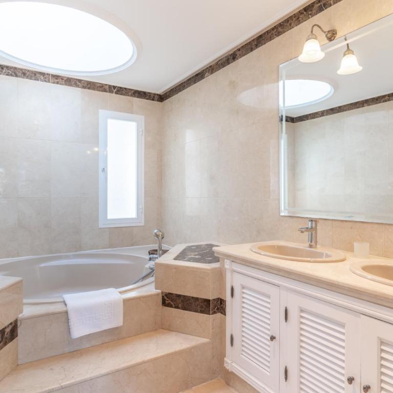 VIP Dominion Beach Estepona - Apartamento con vistas al mar - 14