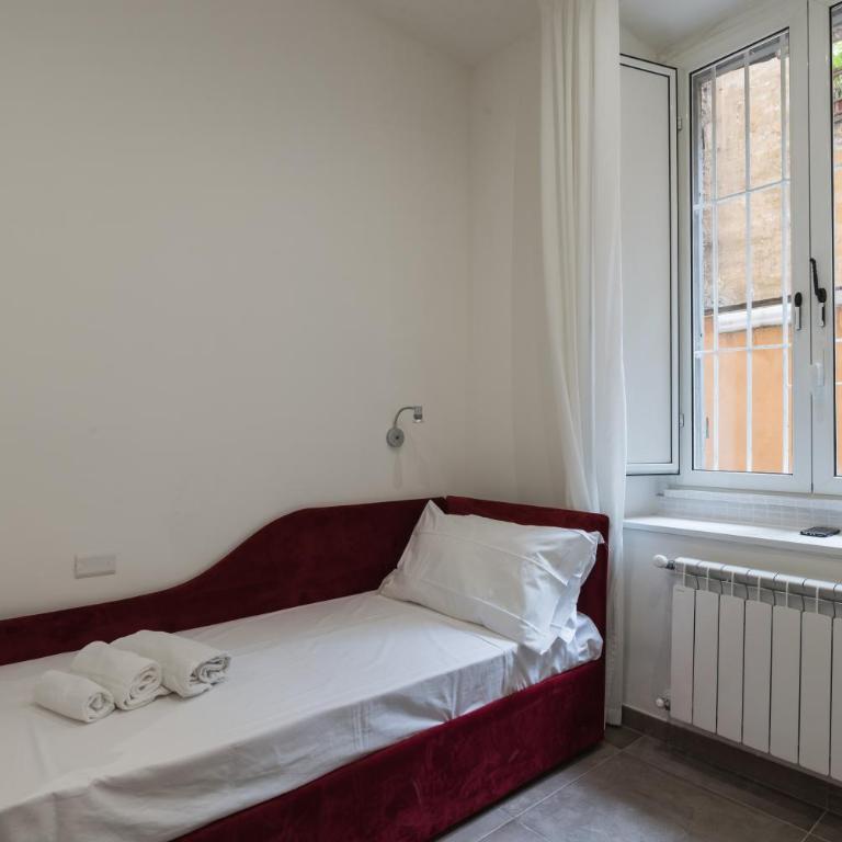 Bed&BikeRome GIULIO CESARE - Camera Doppia con Letti Singoli con Bagno Privato - 9