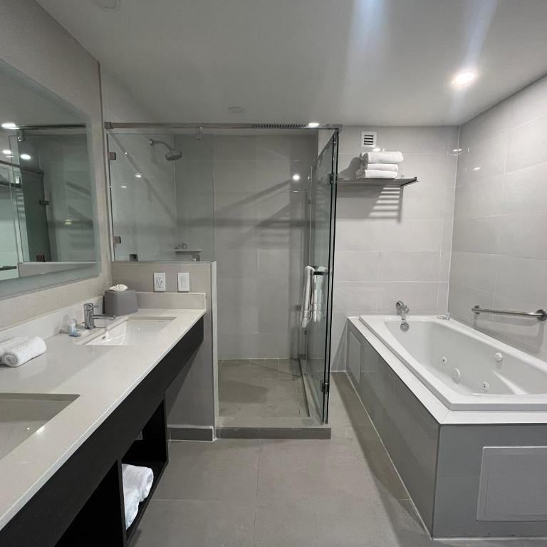 Holiday Inn Express & Suites - Tijuana Otay by IHG - One-Bedroom King Suite - 4