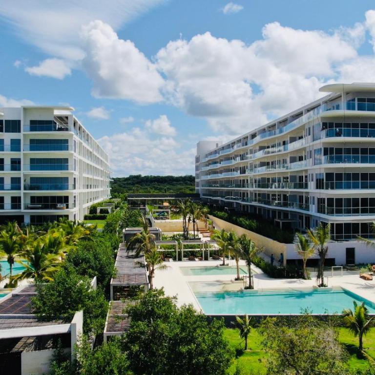 !Condominio de Lujo! Playa + Piscinas + Natural - Two-Bedroom Apartment - 2