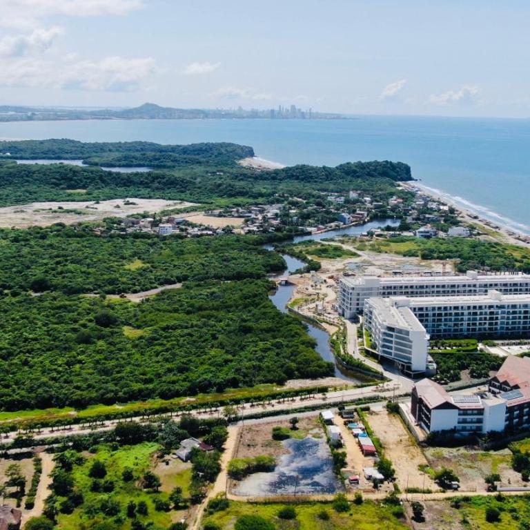!Condominio de Lujo! Playa + Piscinas + Natural - Apartamento de 2 dormitorios - 56