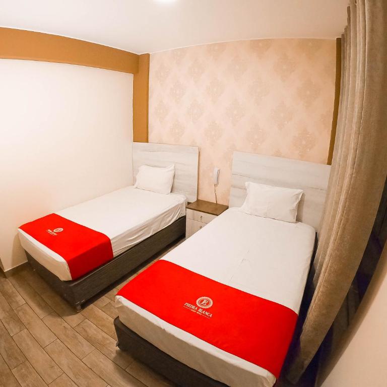 Luxuri Hotel Piedra Blanca - Twin Room with Private Bathroom - 4