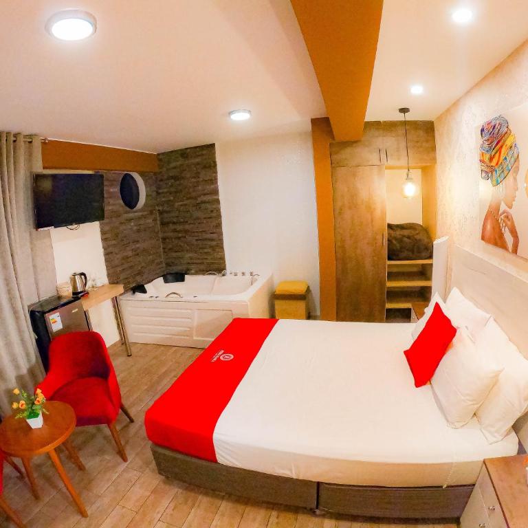 Luxuri Hotel Piedra Blanca - Studio with Spa Bath - 3