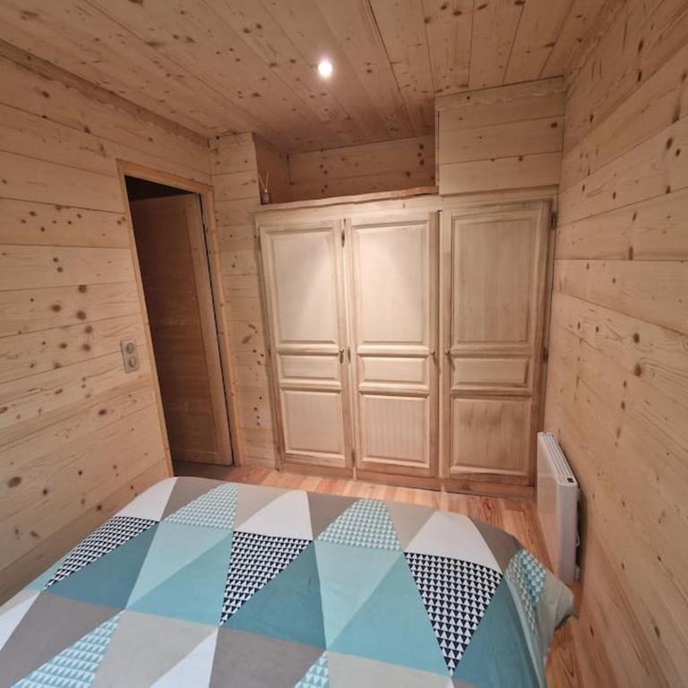 Charmant T2 rénové- Praloup 1600-parking privé, proche station - Appartement 2 Chambres - 25