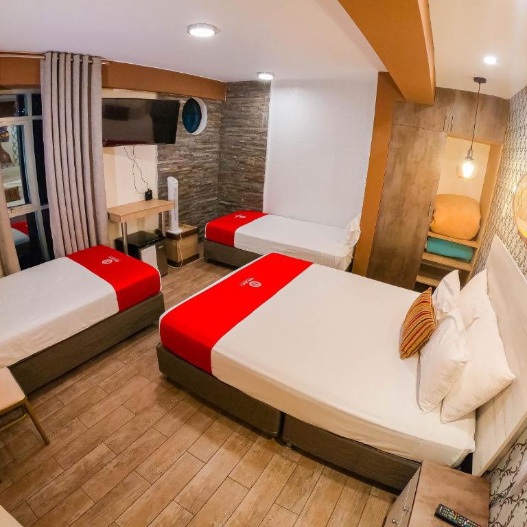 Luxuri Hotel Piedra Blanca - King Studio with Sofa Bed - 2