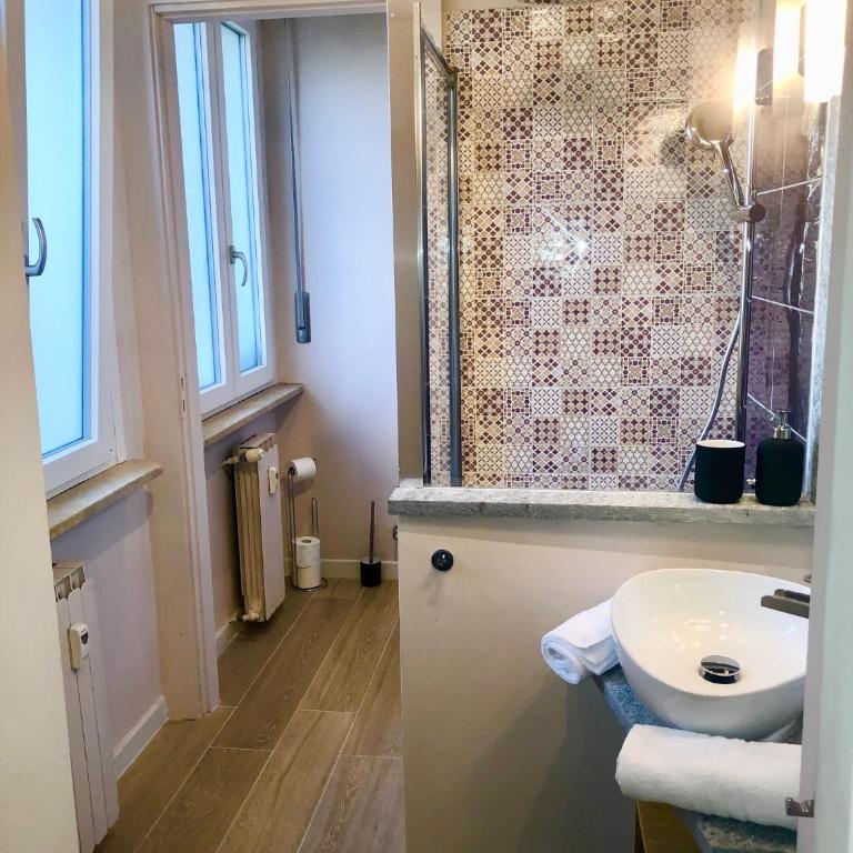 Santa Chiara Suites by Home4holidays - Monolocale con Balcone - 34