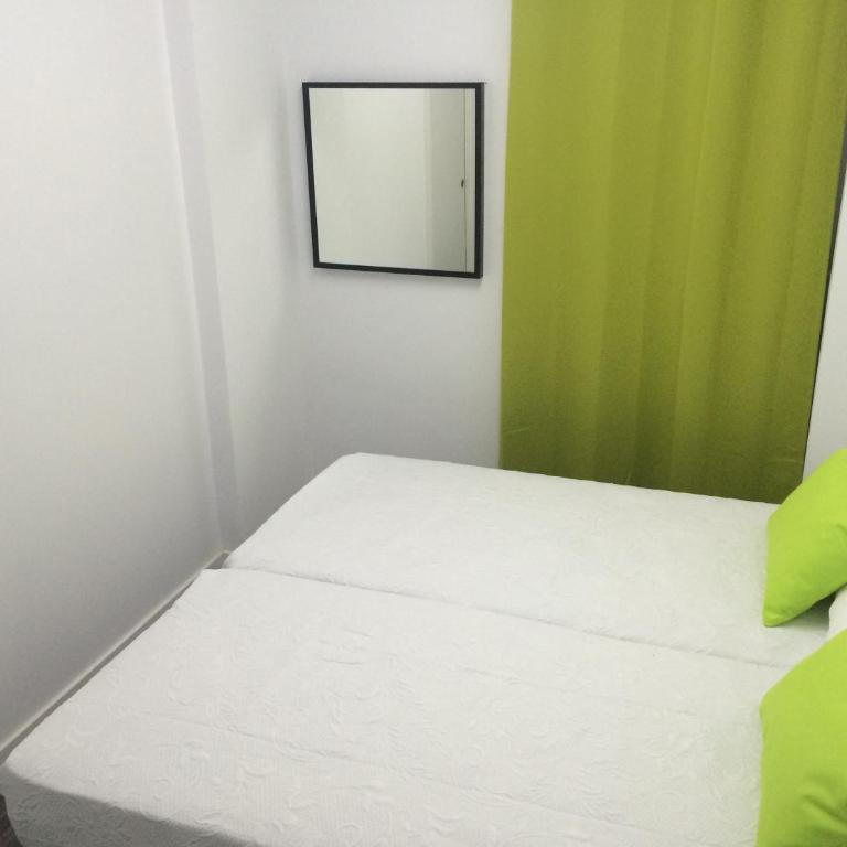 Chameleon Youth Hostel Alicante - Double Room - 1