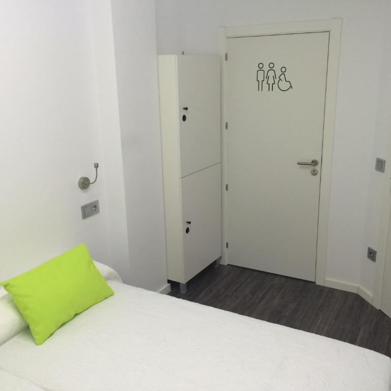 Chameleon Youth Hostel Alicante - Double Room - 4