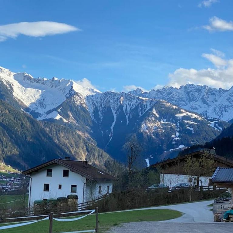 Ferienhaus Zillertal Panorama Blick Balkon Sauna - Apartment mit 3 Schlafzimmern - 26