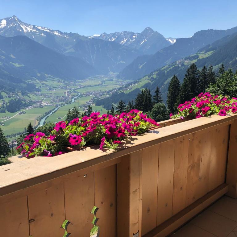 Ferienhaus Zillertal Panorama Blick Balkon Sauna - Apartment mit 3 Schlafzimmern - 42