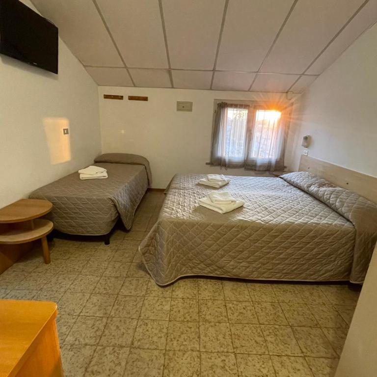 Hotel Adler - Camera Tripla - 5