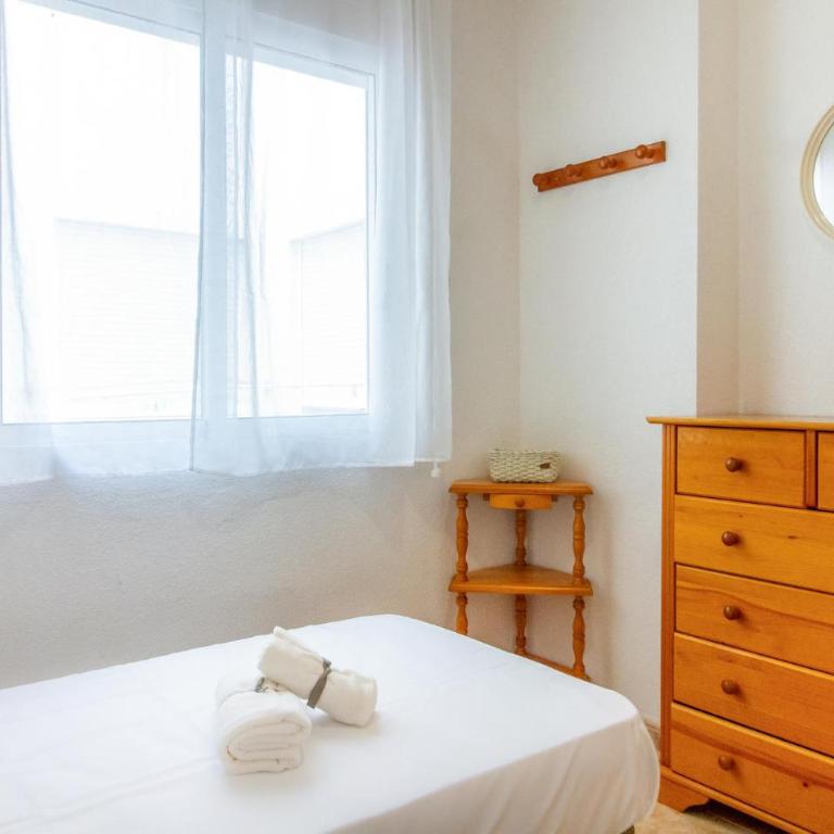 Stunning Apartment In Torrevieja - Apartamento de 2 dormitorios - 12
