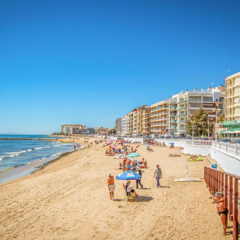 Stunning Apartment In Torrevieja - Apartamento de 2 dormitorios - 15