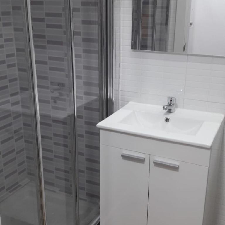 Piso 3 dormitorios junto al metro Nueva Numancia, a 15 min de Sol en metro - Apartamento de 3 dormitorios - 3