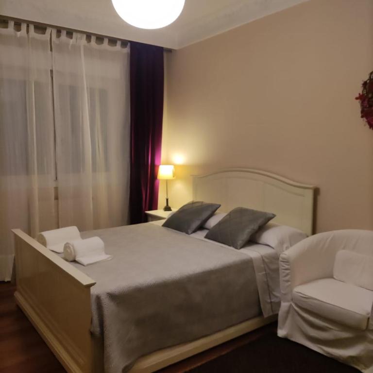 HABITACION EN VIVIENDA GRAN VIA BILBAo - Standard Double Room with Shared Bathroom - 7
