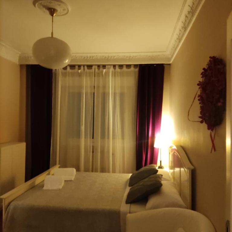 HABITACION EN VIVIENDA GRAN VIA BILBAo - Standard Double Room with Shared Bathroom - 3