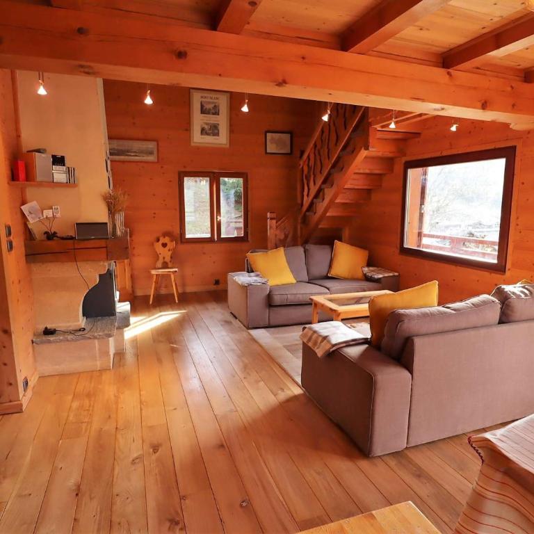 Chalet Familial pour 10 Pers. à Proximité des Pistes et Commerces avec Cheminée et Wifi - Chalet con 3 Camere da Letto - 3