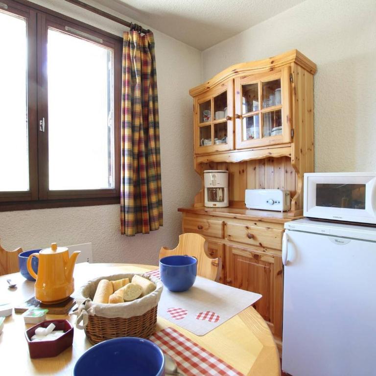 Studio Montagne près des Pistes et Commerces - 4 Couchages - Parking Privé - FR-1-330F-90 - Appartement (4 Adultes) - 5