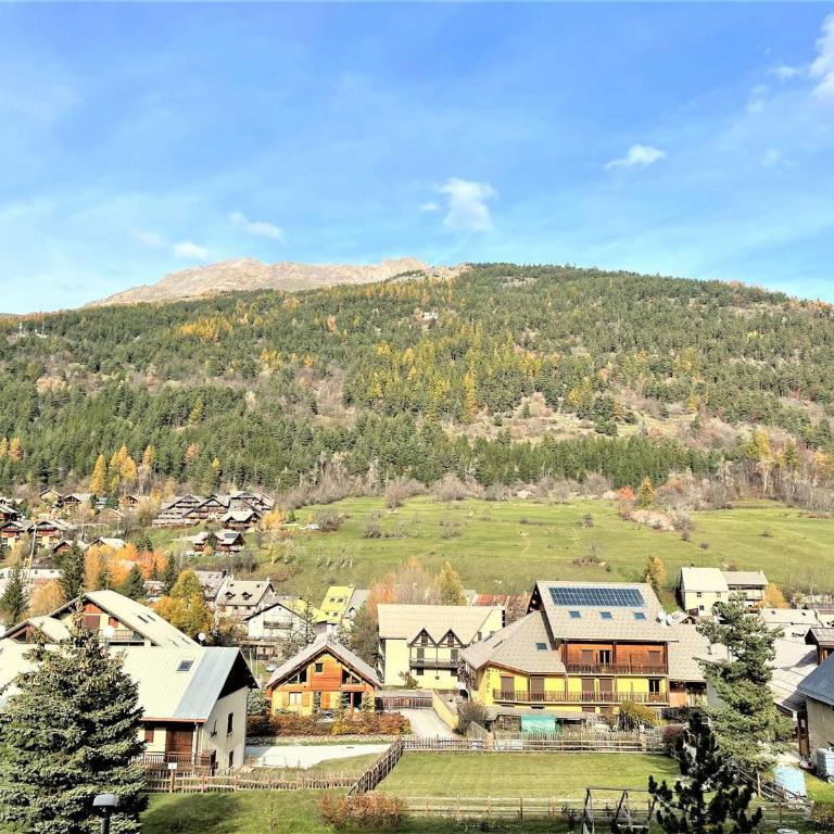 Studio Montagne près des Pistes et Commerces - 4 Couchages - Parking Privé - FR-1-330F-90 - Appartement (4 Adultes) - 8