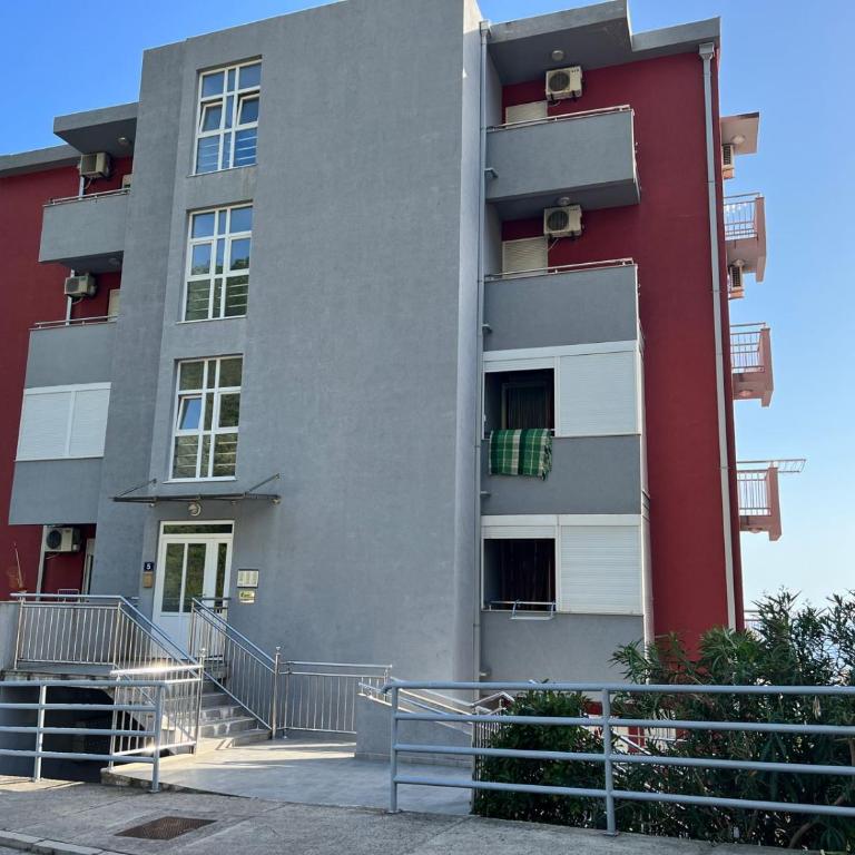 Просторная квартира в Петровце с видом на море - Two-Bedroom Apartment - 17