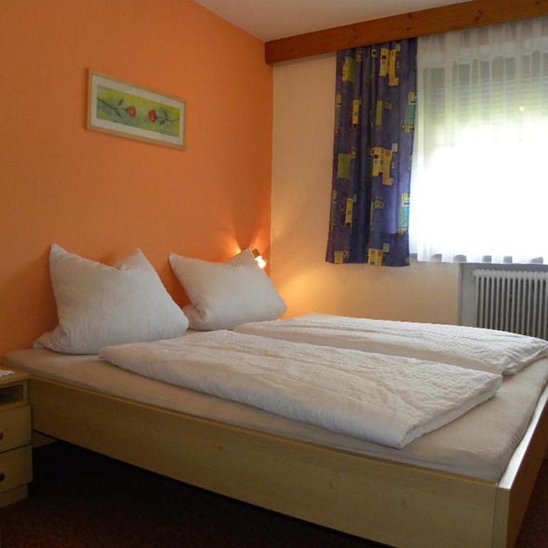Gästehaus Emberger - Apartment mit 1 Schlafzimmer, Balkon und Bergblick - 2