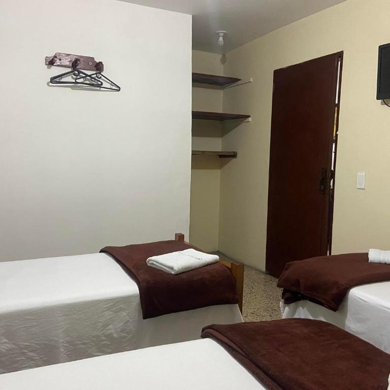 Hotel Caldas Plaza - Standard Triple Room - 9
