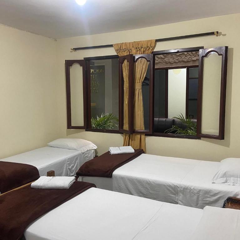 Hotel Caldas Plaza - Standard Triple Room - 10