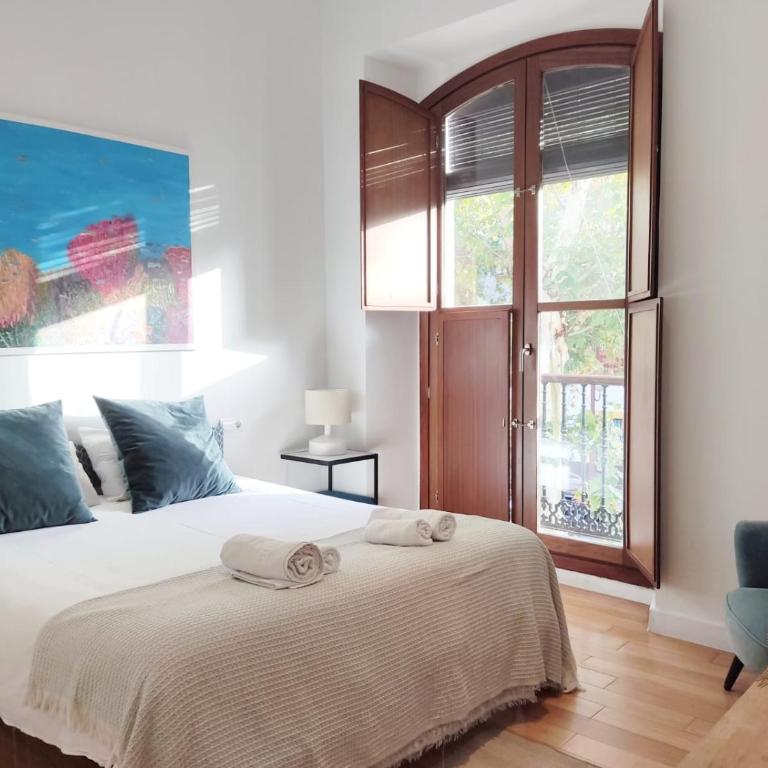HomeySeville-Special Apartment Arenal 6 pax, Parking Optional - Apartamento de 2 dormitorios - 1