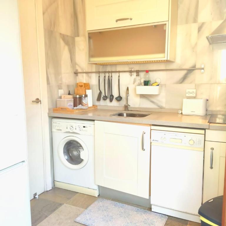 HomeySeville-Special Apartment Arenal 6 pax, Parking Optional - Apartamento de 2 dormitorios - 6