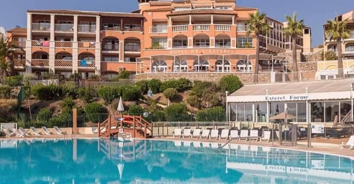 Appartement 4/5 personnes vue mer piscine et montagne Cap Estérel Pierre et Vacance nature et sport - Appartement 1 Chambre - 33