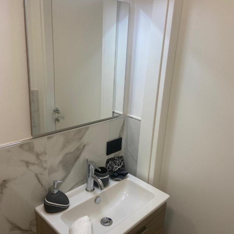 Hotel Plaza Ungheria - Camera Matrimoniale con Bagno Privato - 4