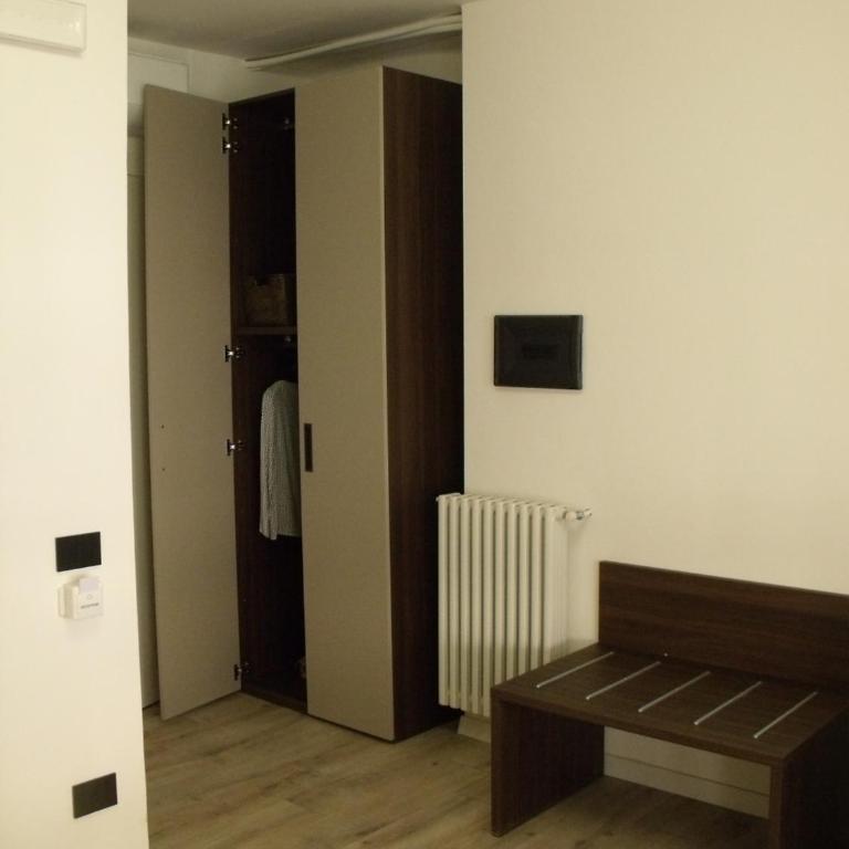 Hotel Plaza Ungheria - Camera Matrimoniale con Bagno Privato - 6