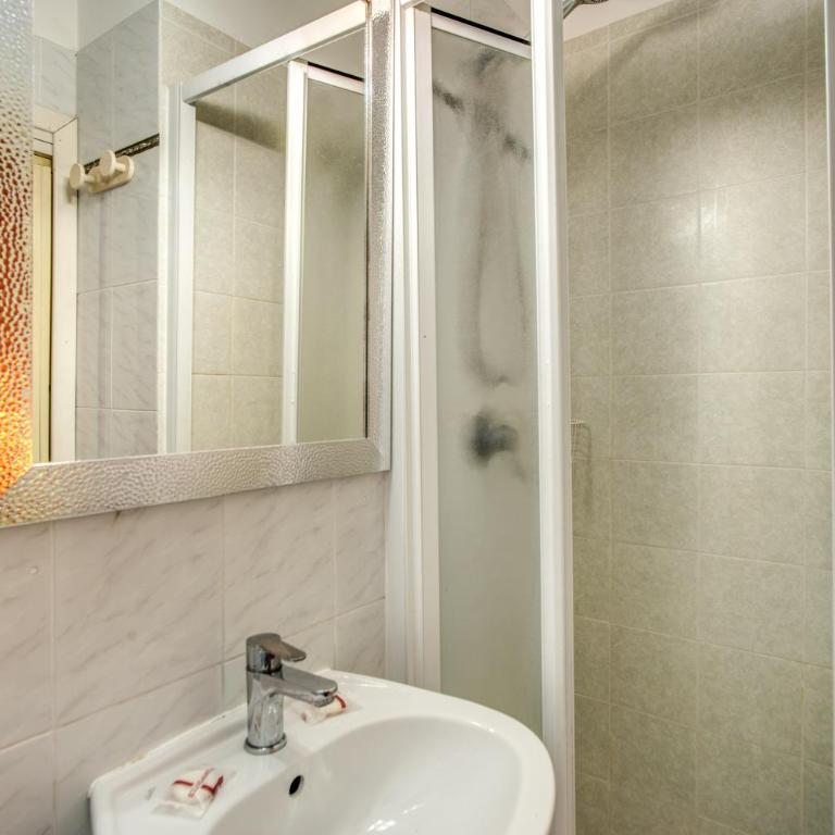 Hotel Millerose - Economy Double or Twin Room - 4