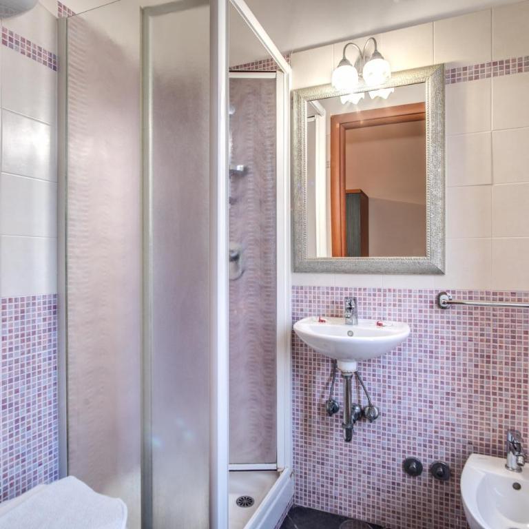 Hotel Millerose - Economy Double or Twin Room - 10
